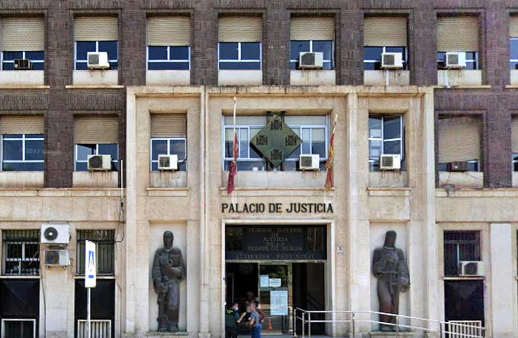 Un empresario de Totana y Alhama, condenado a 5 meses de crcel por un delito de prostitucin de menores
